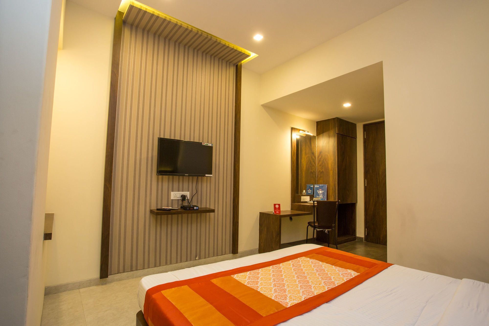Oyo 7156 Hill View Residency Hotel Navi Mumbai Bagian luar foto